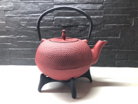 Extra large casr iron tea pot 