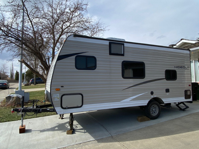 2019 Keystone Hideout 175LHS Bunkhouse in Travel Trailers & Campers in Edmonton - Image 4