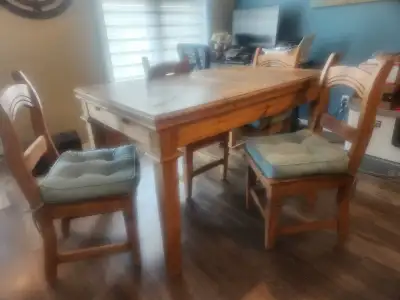 Table en bois collection Santa Fe avec rallonge et 4 chaises, View more