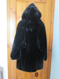 Manteau fausse fourrure vison noir