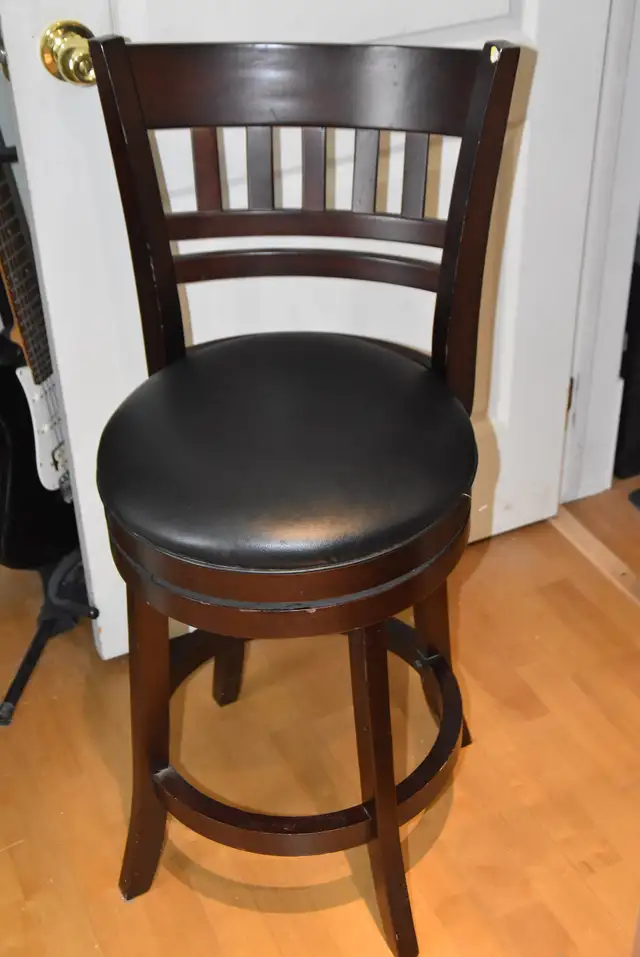 Quality Bar Stools (ALL SINGLES) in Chairs & Recliners in Stratford - Image 2