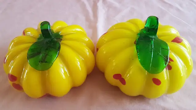 GLASS PUMPKINS in Arts & Collectibles in Barrie - Image 5