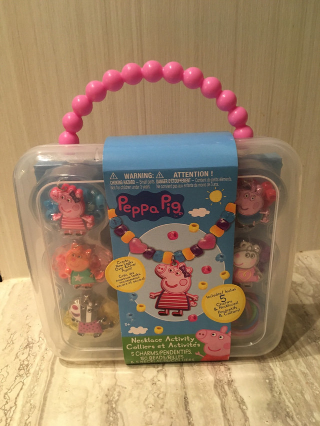 NWT - PEPPA PIG NECKLACE ACTIVITY SET dans Jouets  à Kingston