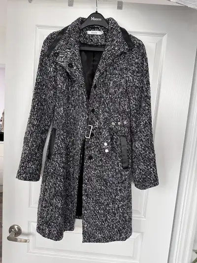 Ricky’s gray/black winter coat with silver buckle detailing Size XS Fits more like small The leather...