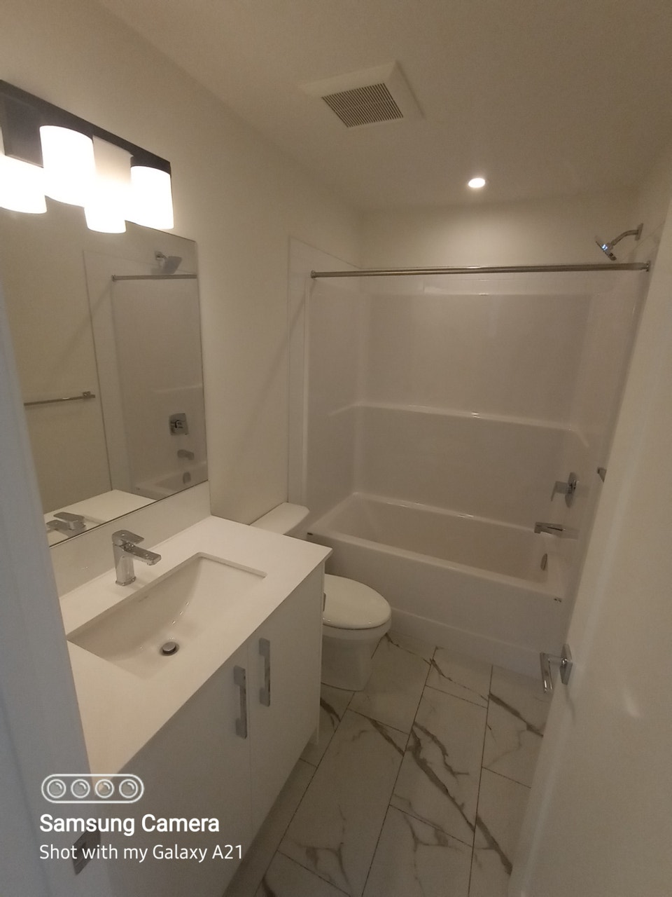 NEW LOWER PRICE!  EXPANSIVE 3+BD 2 CAR GARAGE AVAIL IMMEDIATELY! 5