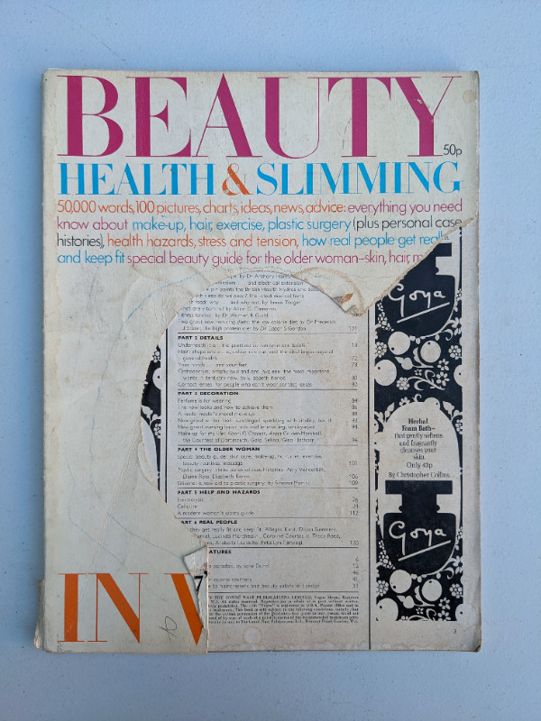 UK VOGUE 'Beauty Health and Slimming' 1971 1972 + Vogue Harrods! dans Art et objets de collection  à Ville de Toronto - Image 3
