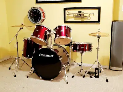 complete LUDWIG DRUM SET in 9.5/10 CONDITION!, View more