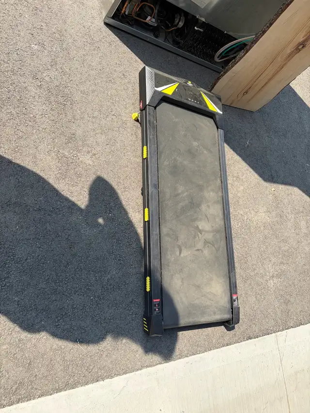 Freepi Walking pad treadmill in Exercise Equipment in Ottawa - Image 2