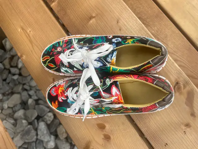 Floral Embroidered Sneakers in Women's - Shoes in Banff / Canmore - Image 2
