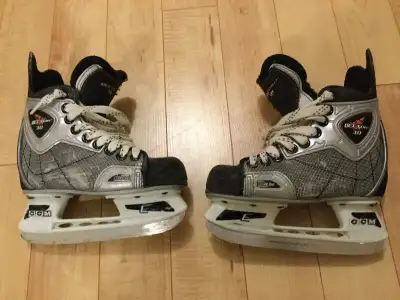 CCM Vector 3.0 Hockey Skates (size 11 D Youth), View more