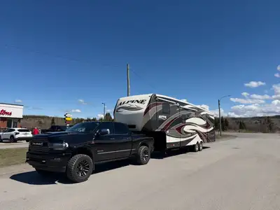 Keystone Alpine 3495FL – Fifth Wheel haut de gamme Magnifique fifth wheel Keystone Alpine 3495FL, of...
