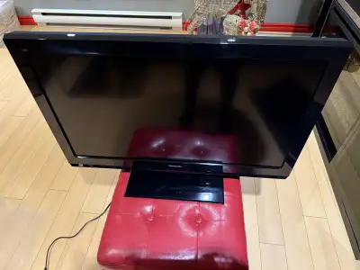 LCD PANASONIC 32 INCH TV, View more