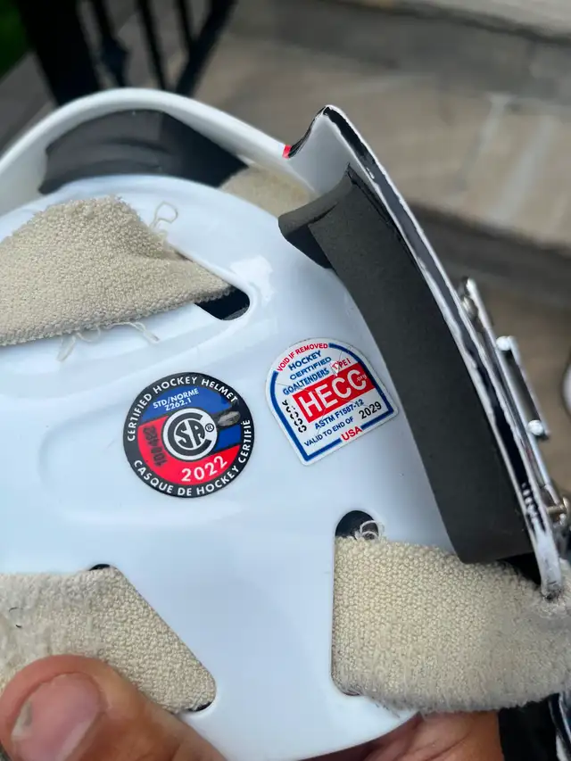 Ice hockey goalie equipment in Hockey in Oakville / Halton Region - Image 7