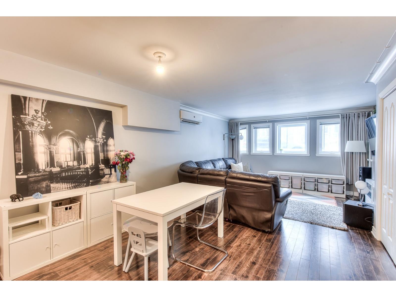 2-Bed NDG Condo | Condo 2 ch. prêt à emménager — photo 2