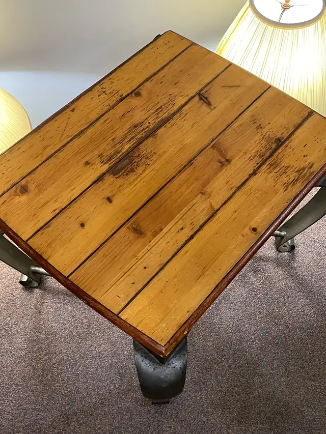 Retro accent table and lamps in Multi-item in Ottawa - Image 4