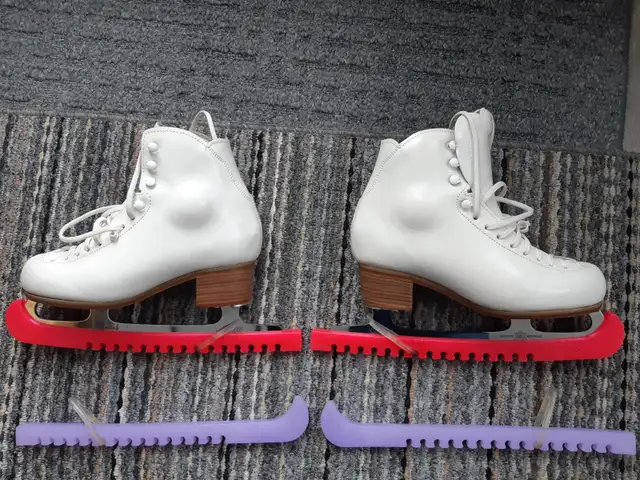 Figure skates ladies size 8.5 Risport in Skates & Blades in Cambridge - Image 3