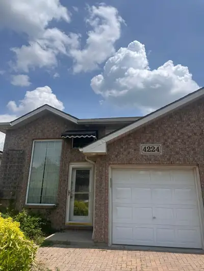 4 Bedroom Semi-detached House in Talbot Trail School District