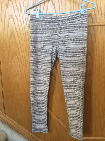Leggings – American Eagle Size Medium Gray $5.00 Maples pick up