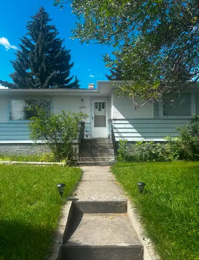 ~Available September 1st. Long term contract to be signed. $850 deposit plus first months rent. The...
