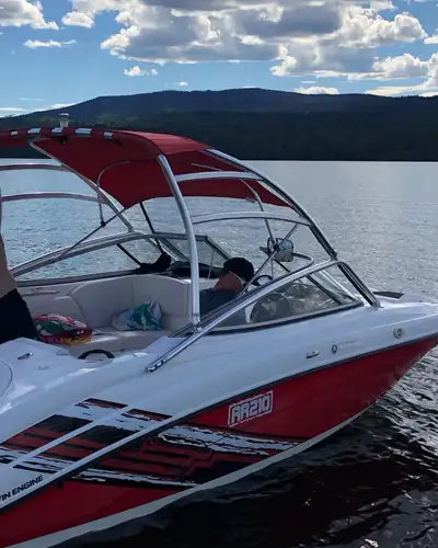 Twin engine, Yamaha jet boat in great shape. Seats recovered a few years ago scupper valve updated....