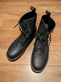 Doc Martens genuine leather boots - men's Size 13, rarely used