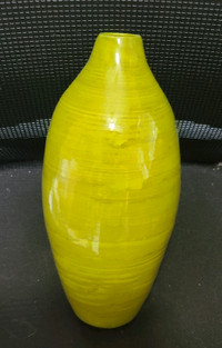 Bouclaire natural fiber vase.