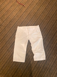 W/M Guess Jeans capri size 29