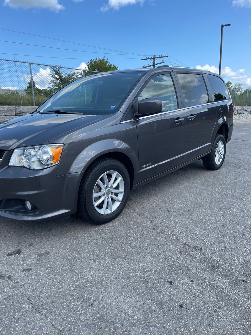 Wheelchair accessible minivan Cars & Trucks Kitchener / Waterloo