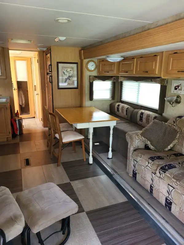 Prêt pour l’aventure Damon Challenger 2006 in RVs & Motorhomes in Saint-Jean-sur-Richelieu - Image 6