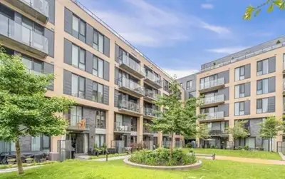 U31 Rosemont/Shop Angus Condo for Rent