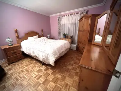 Set de chambre en bois massif Poitras, View more