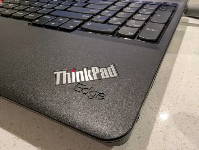 Laptop 15" Lenovo Thinkpad E545, AMD 4 cores, 8Gb ram, 128Gb SSD in Laptops in Ottawa - Image 3