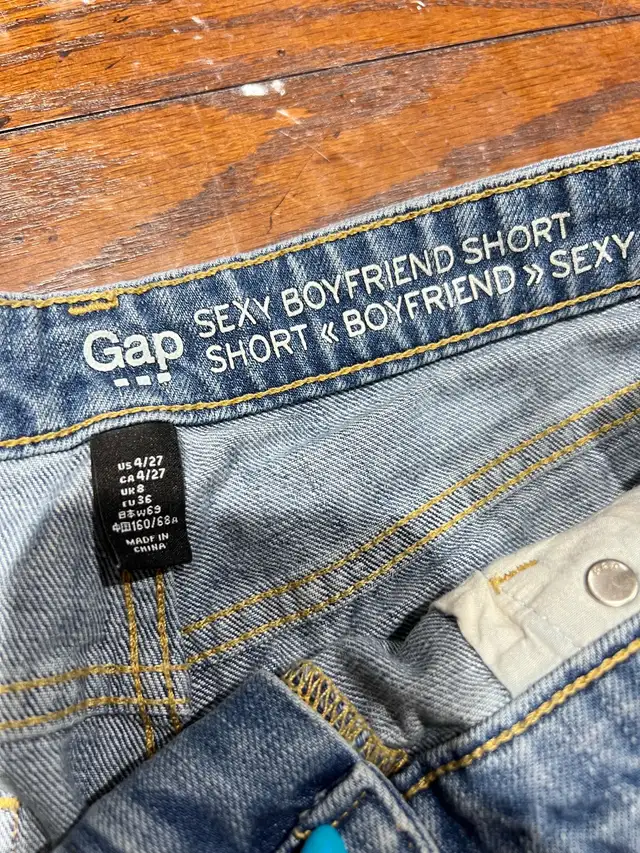 Women’s Jean shorts in Women's - Bottoms in City of Toronto - Image 6