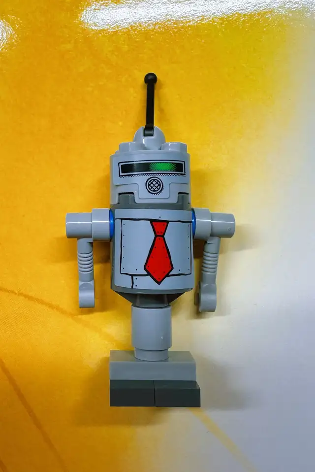rare Lego minifigure, robot customer from SpongeBob628643627253791210