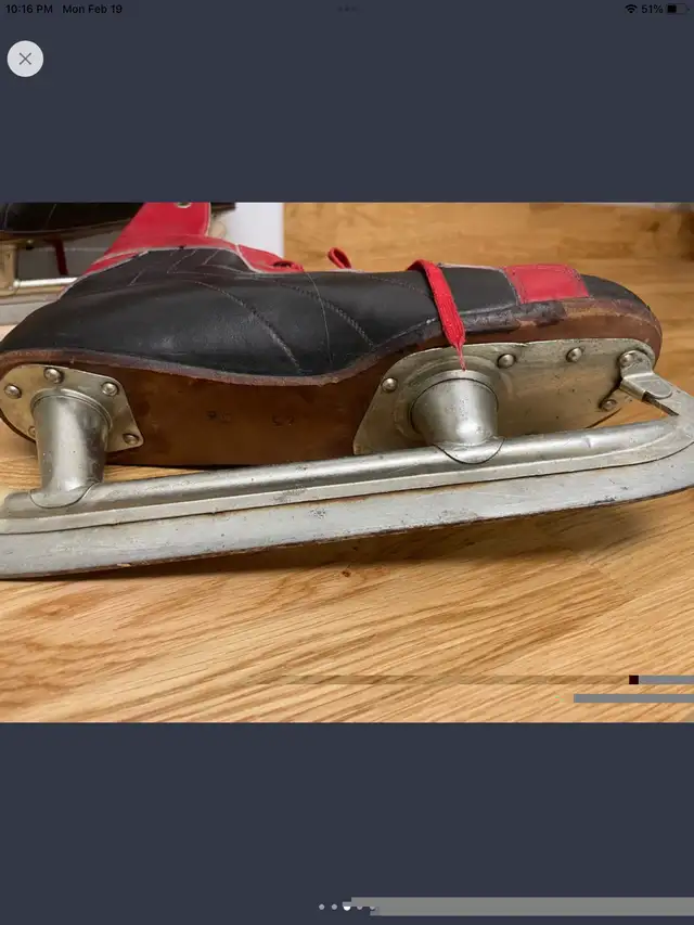 Vintage Men’s Hockey Skates from the 1960s in Skates & Blades in Markham / York Region - Image 4