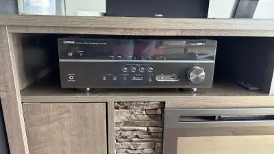 Yamaha système cinéma maison ...très bonne qualité, View more