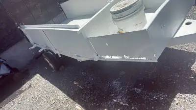 It’s a nice trailer. It’s in good shape. The wheel bearings were done last year in it. I just gave i...