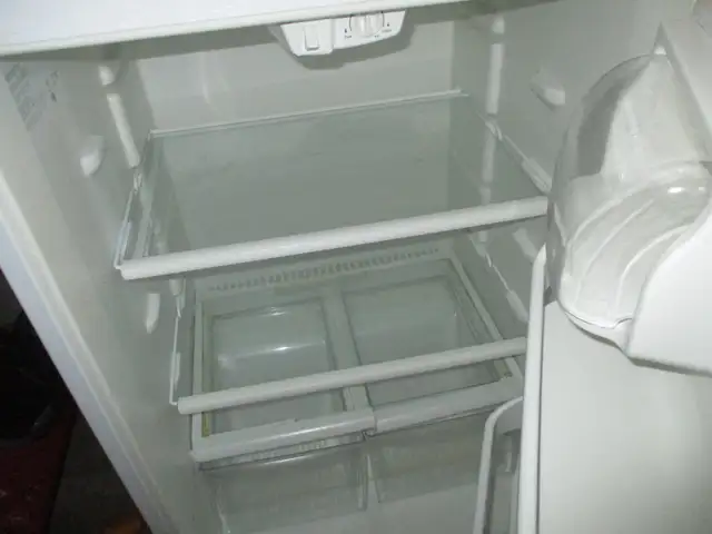 FRIGIDARE FRIDGE VERY CLEAN62864745608961121