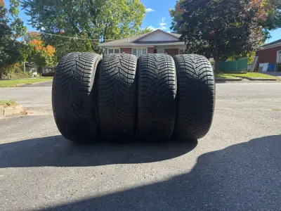 Pneu d’hiver en très bonne état modèle: 245/40R19 prix: 60$ chaque
