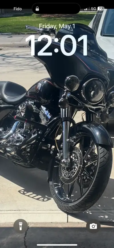 Feast your eyes on this custom 2001 Harley Hot Rod Bagger, a true head-turner with its sleek black f...