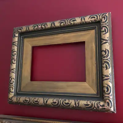 Very nice looking vintage picture frame. Dimensions are 37x30cm. Preparing for a move so a lot of th...