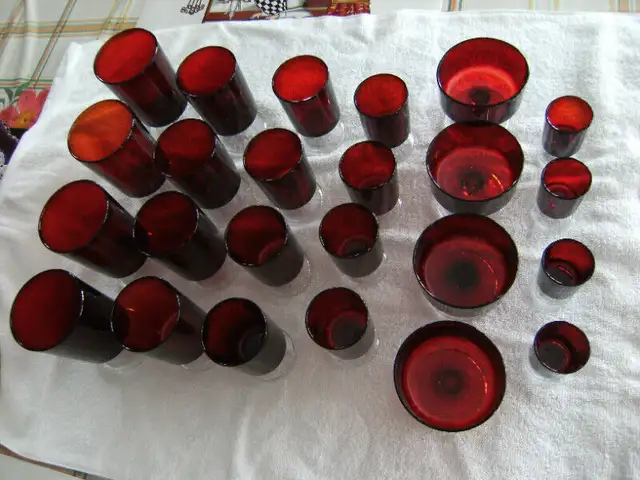 Verres rouges "Duralex" France in Kitchen & Dining Wares in Edmundston - Image 3