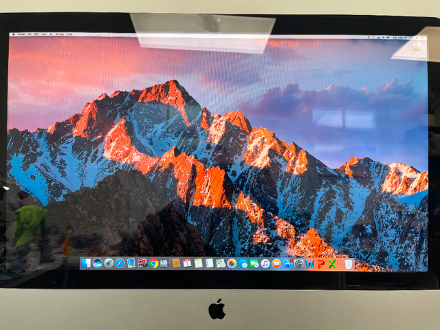 Apple IMac 27 inch Mid 2011 for Sale in Desktop Computers in Markham / York Region