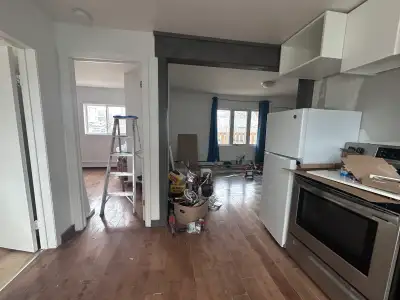 Available immediately Middle floor in a 6 unit building Heat, water, 1 parking included Wifi can be...