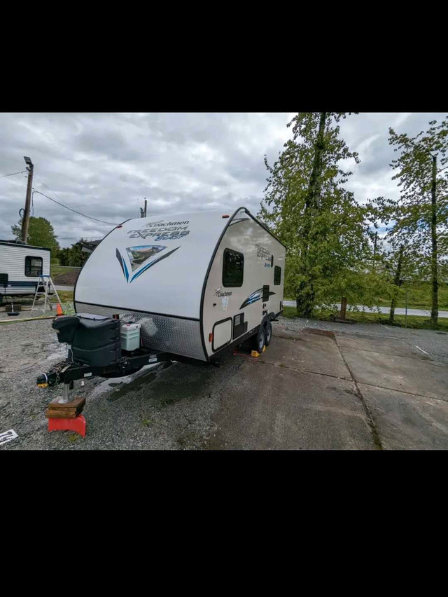 2017 Coachmen RV Freedom Express Blast 17BLSE Toy Hauler Travel  in Travel Trailers & Campers in Tricities/Pitt/Maple