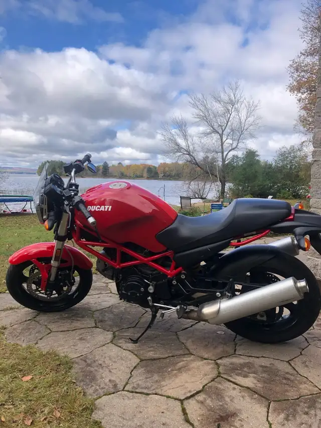 Ducati monster 695 2007  in Street, Cruisers & Choppers in City of Montréal - Image 5