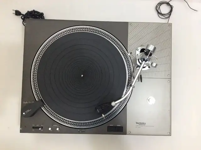 Technics SL-110A Original Direct Drive turntable . in Stereo Systems & Home Theatre in Mississauga / Peel Region - Image 3