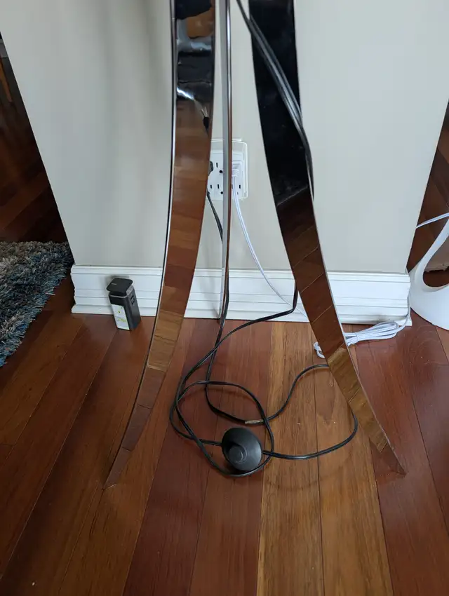 Structube Floor Lamp with Shade in Indoor Lighting & Fans in Ottawa - Image 3