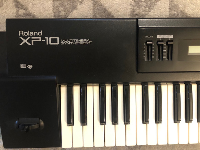 Roland Keyboard in Pianos & Keyboards in Markham / York Region - Image 3