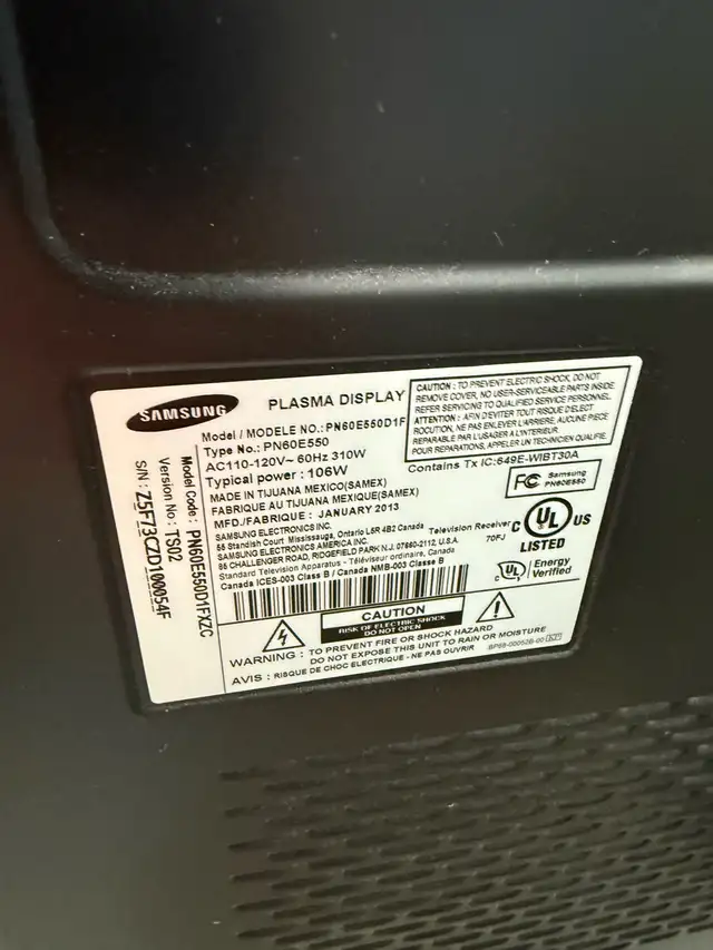 60 inch Samsung plasma tv PN60E550 in TVs in Laval / North Shore - Image 3